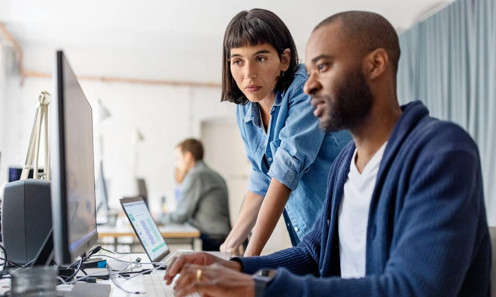 HOW THE CHANGING JOB MARKET IS AFFECTING EMPLOYERS AND WORKERS